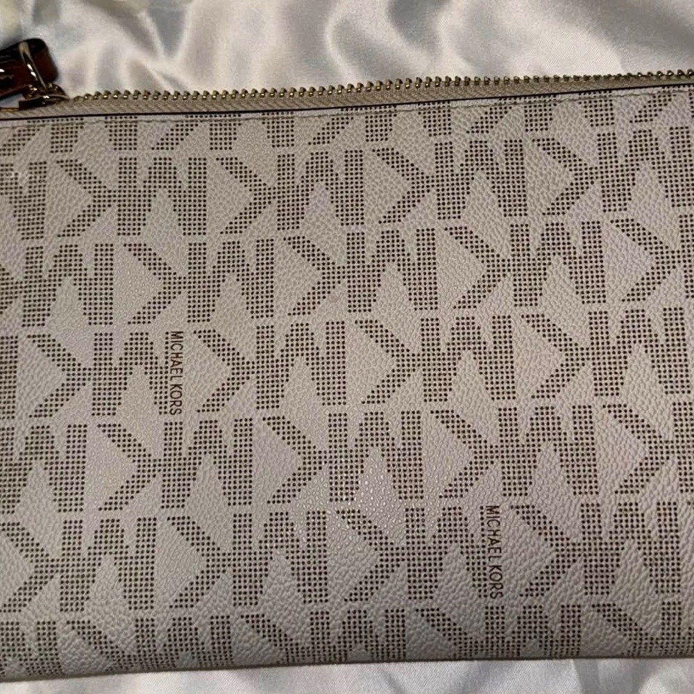 Michael Kors white Logo Wristlet